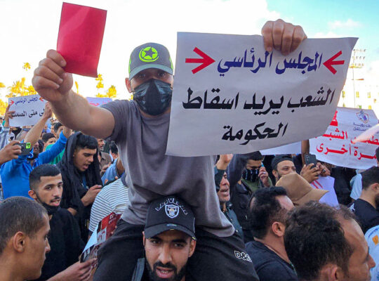 تحولات المجتمع المدني الليبي من العمل الفعّال إلى أداةٍ في أيدِي أطراف الصراع