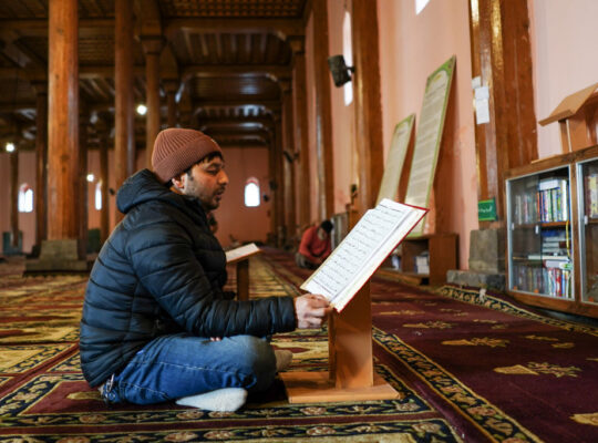 التفاسير والقراءات المعاصرة للقرآن.. بين رغبة التيسير وضرورة التماسك المنهجي