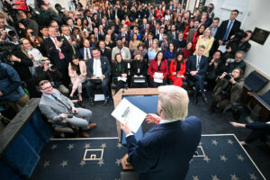 رئاسة ترامب تعمق الانقسام داخل الإعلام الأمريكي
