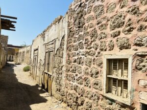 مدينة القصير.. محطة الحجيج ومقام الأولياء في قبضة الإهمال