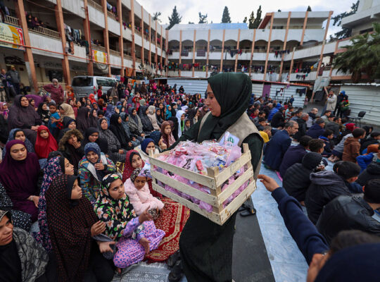 الحرب تغيّر الأعراف.. مساراتٌ جديدةٌ لقيادةٍ نسائيةٍ في غزة